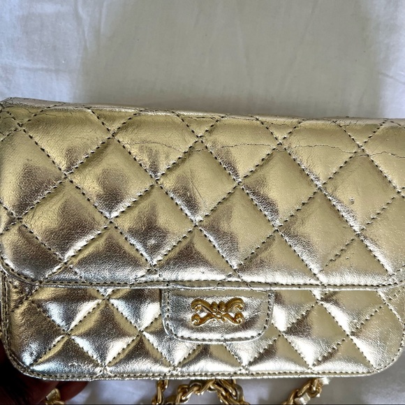 Gold Metallic Wallet On Chain Style Quilted Chain Bag - Picture 8 of 8